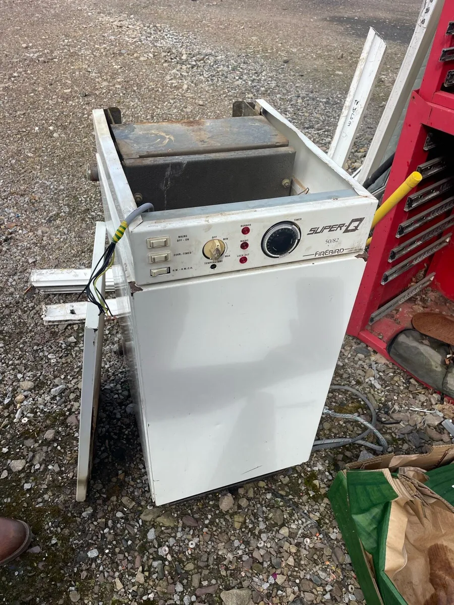Oil burner (indoor) - Image 1