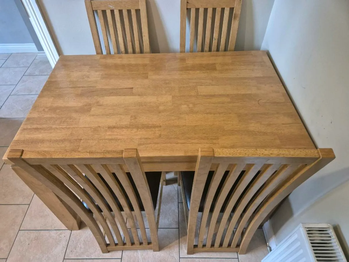 Table and 4 chairs - Image 3