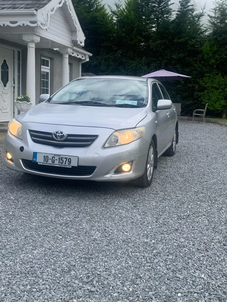 Toyota Corolla 2010 - Image 2
