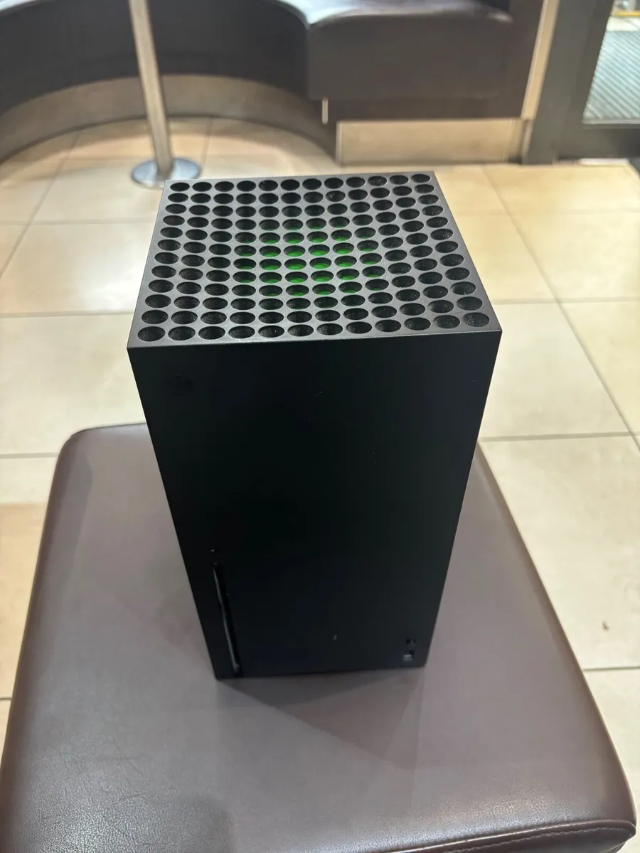 Xbox one x - Image 2