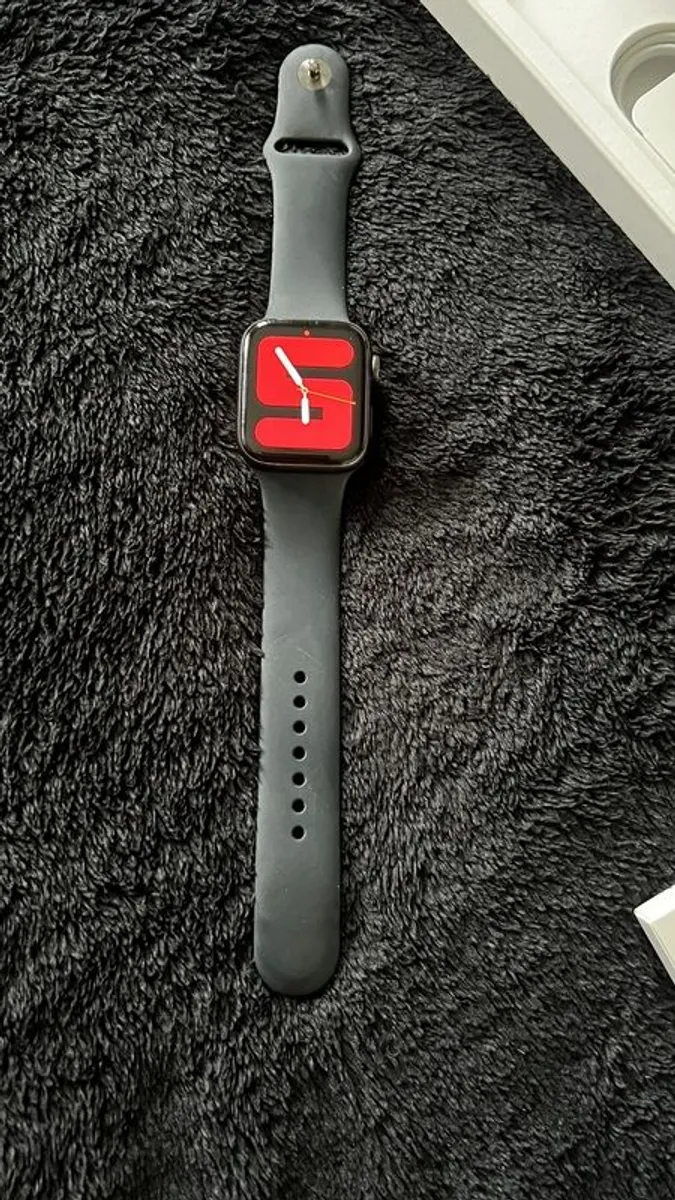 Apple Watch  SE 2 44mm - Image 1