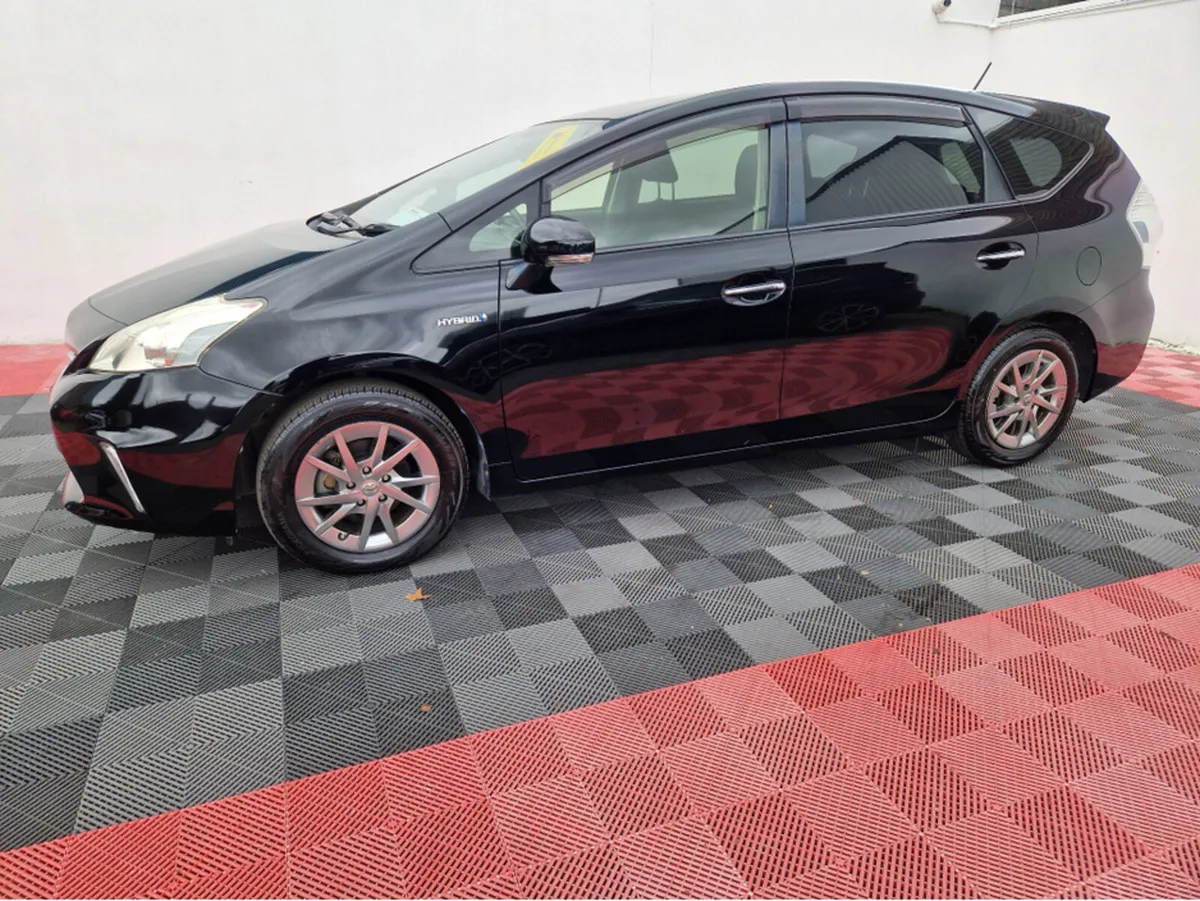 Toyota Prius ALPHA HYBRID 7 SEATED AUTOMATIC - Image 4