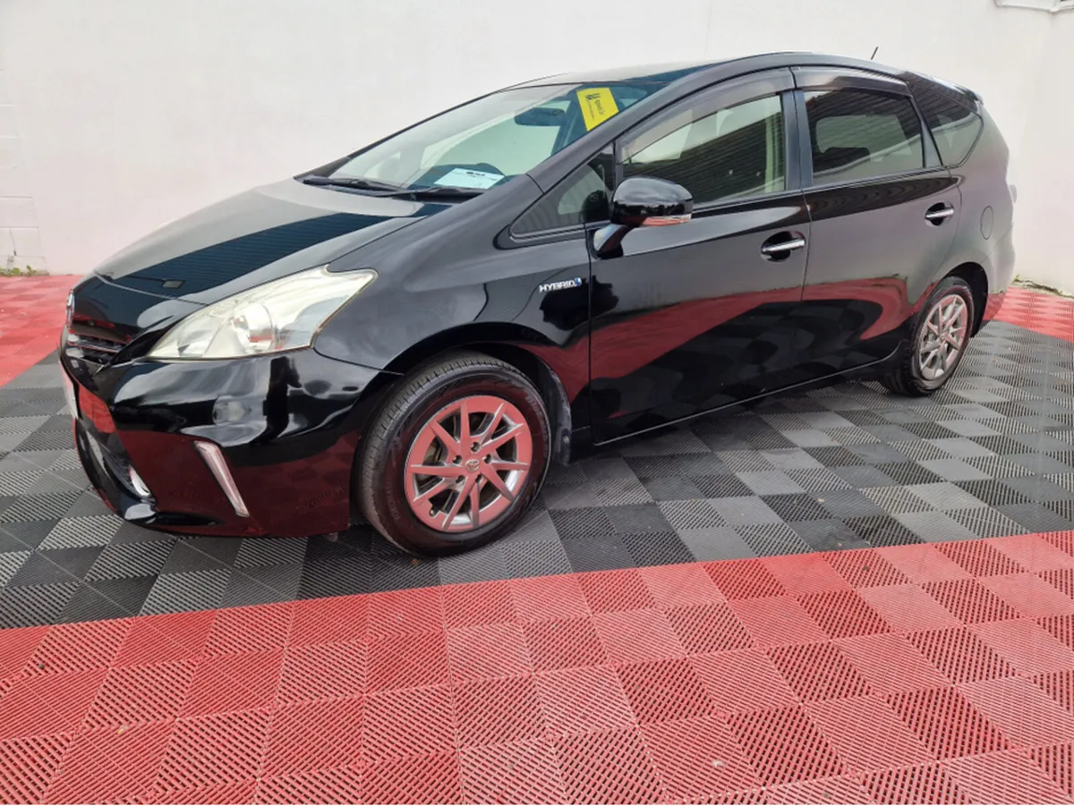 Toyota Prius ALPHA HYBRID 7 SEATED AUTOMATIC - Image 3