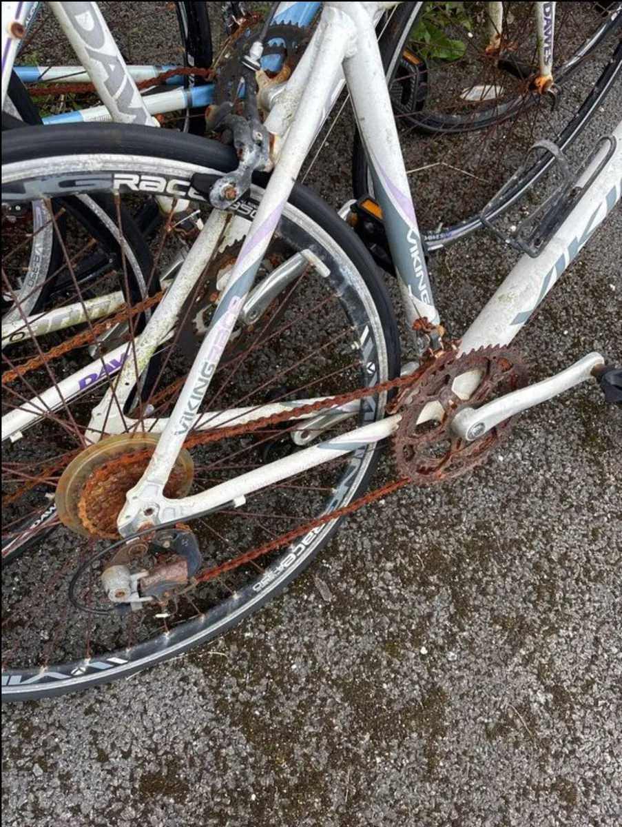 5 old Road bikes - Image 2
