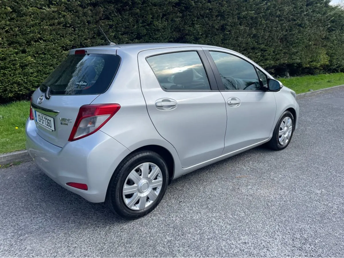Toyota Yaris 1.4 D-4d Luna 4DR - Image 3