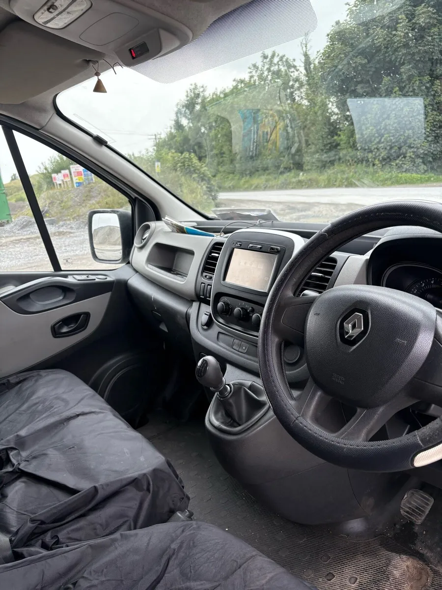 Renault traffic - Image 2