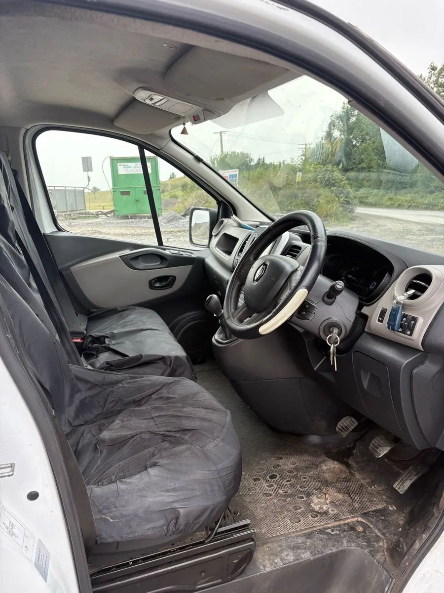 Renault traffic - Image 4