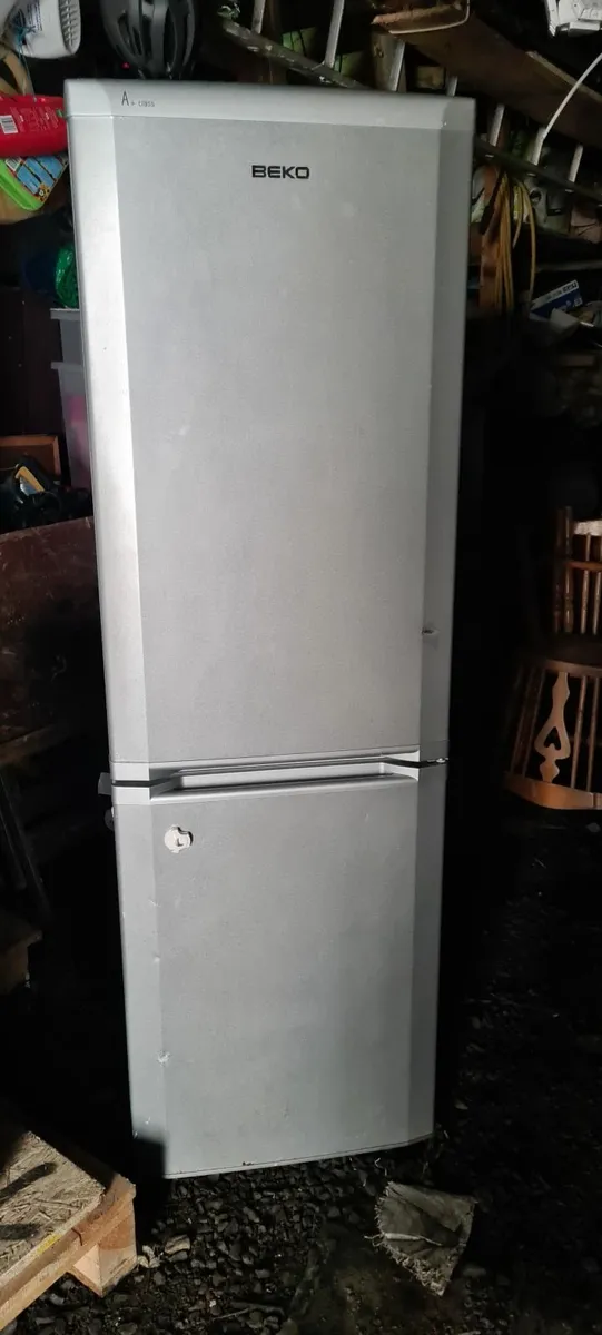 Beko fridge freezer - Image 1