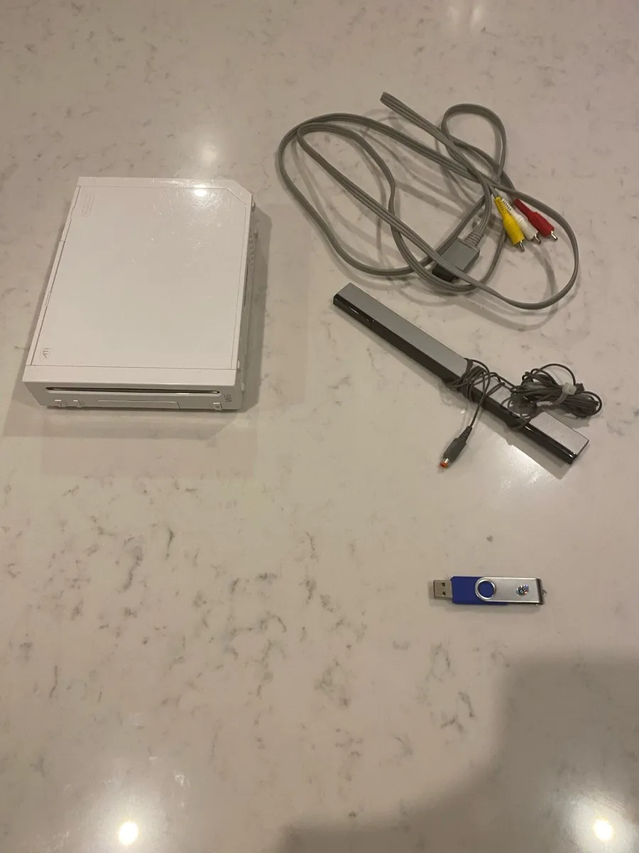 Modded Wii with 64GB USB of Games - Image 4