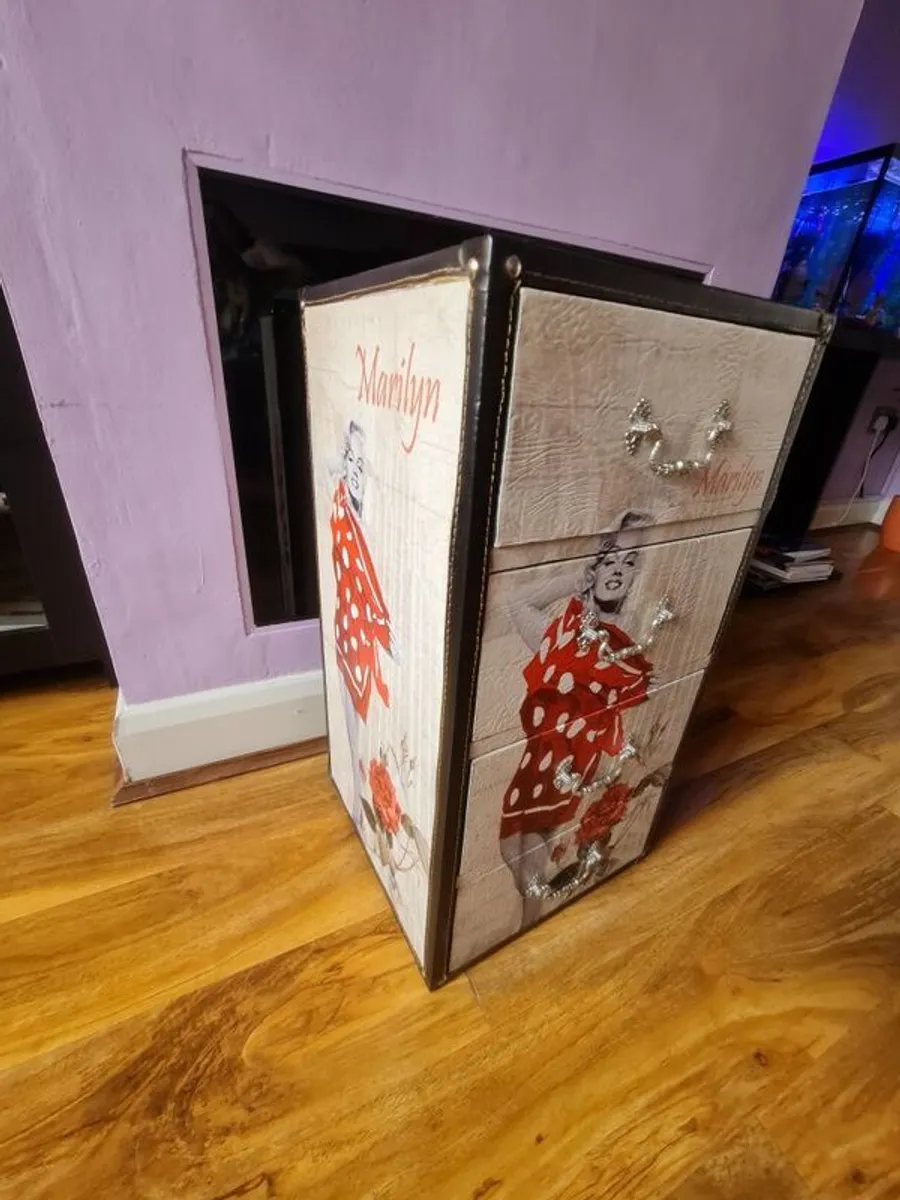 Marilyn Monroe locker - Image 2