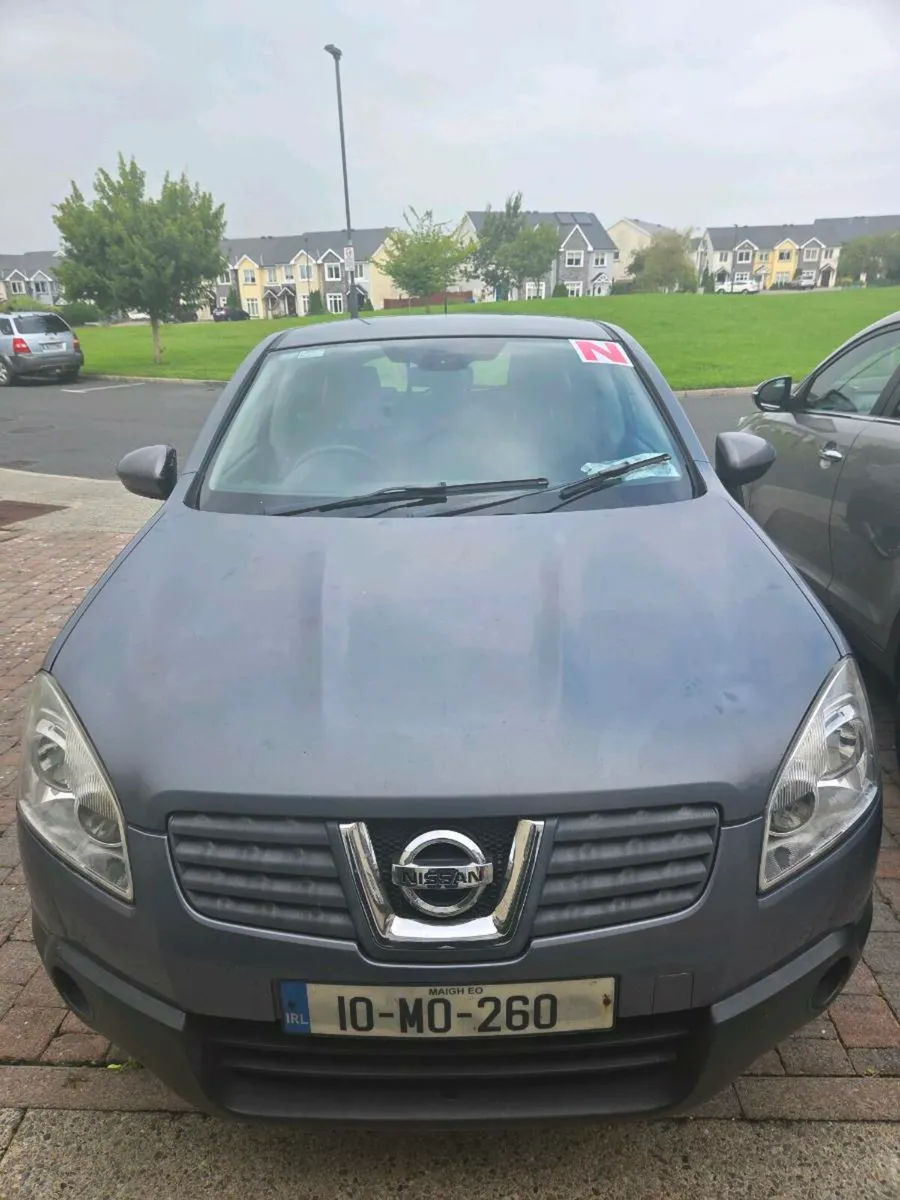 2010 Nissan Qashqai
- 1.6L petrol - Image 1