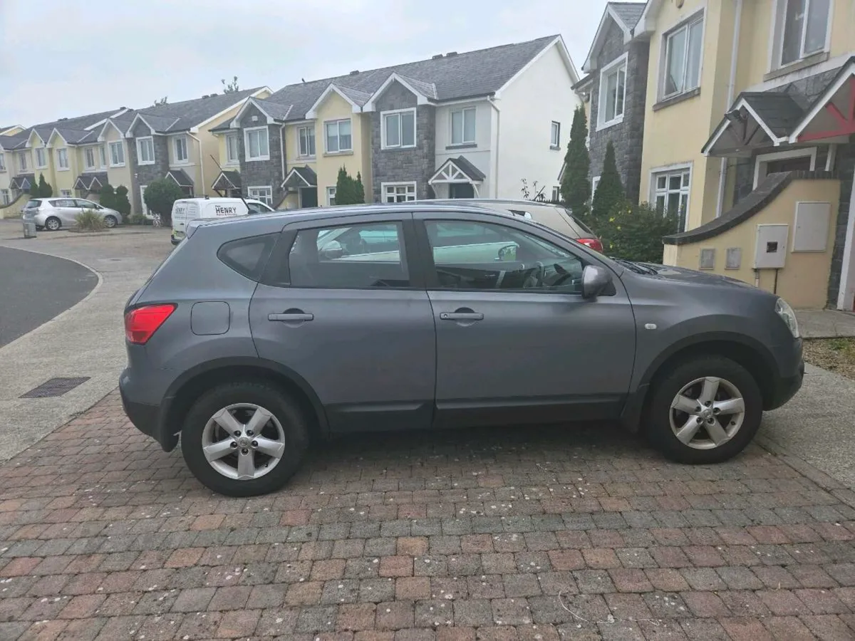 2010 Nissan Qashqai
- 1.6L petrol - Image 4