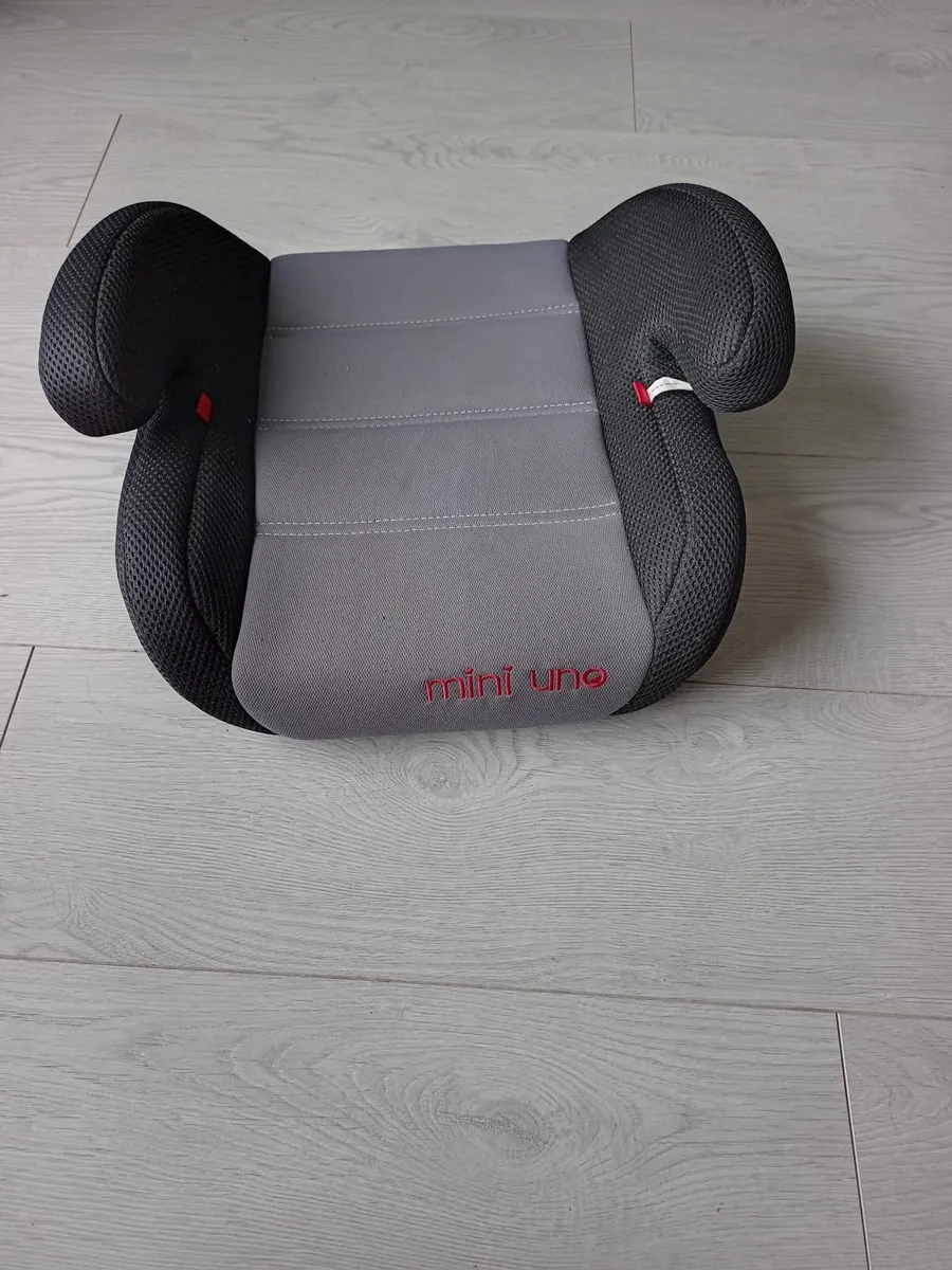 Booster car seat - Image 1