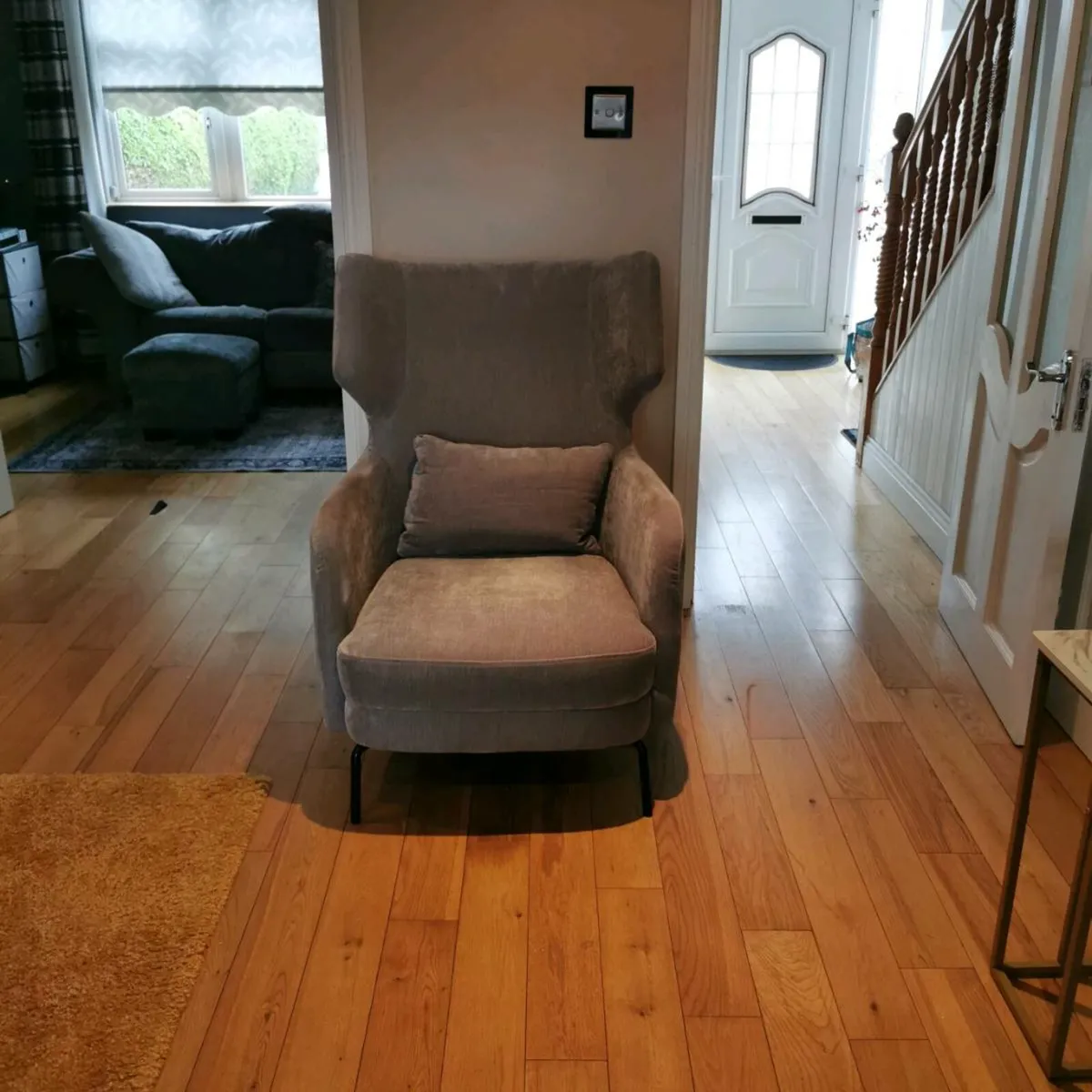 High back chair - Image 3