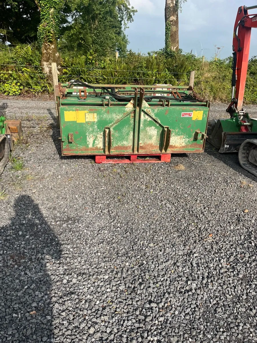 Road sweeper - Image 1