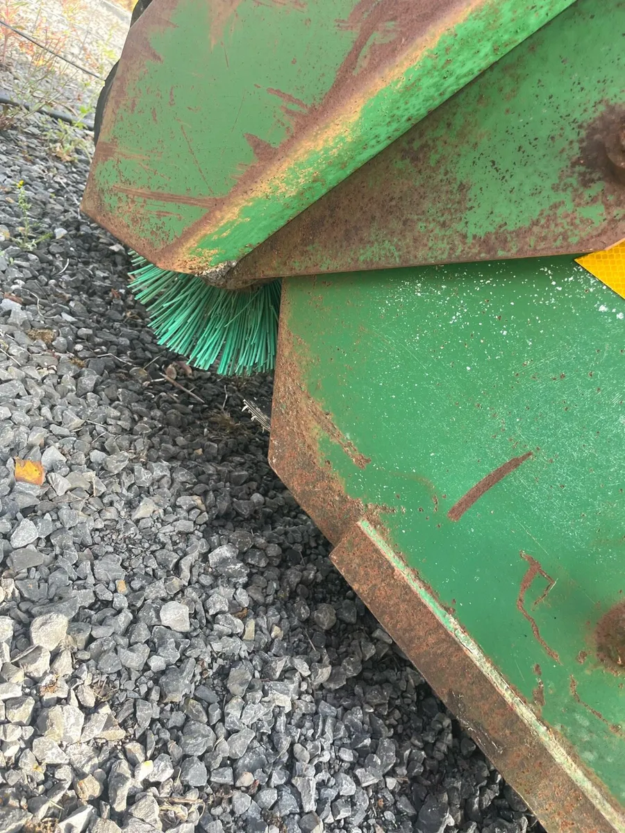 Road sweeper - Image 2