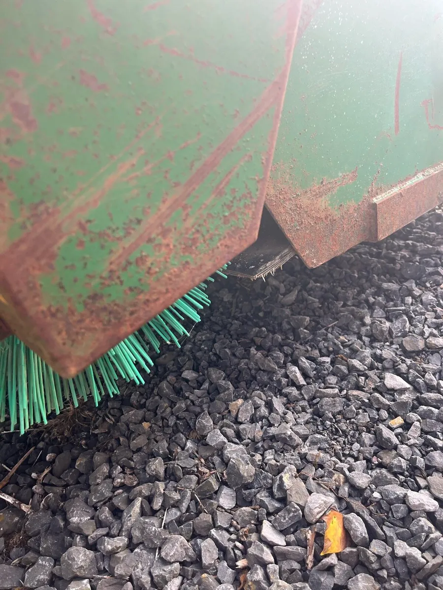Road sweeper - Image 4
