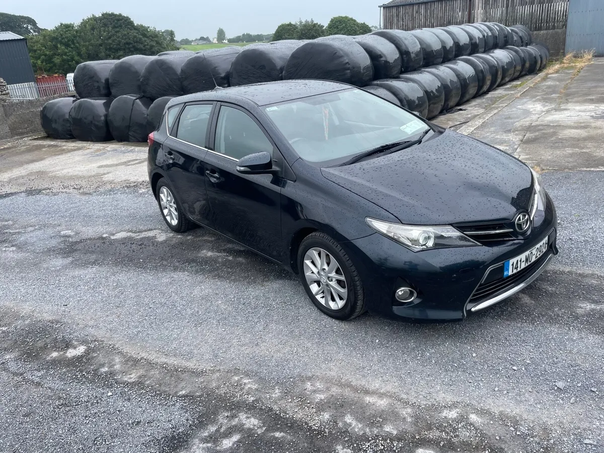 Toyota Auris 2014 - Image 1
