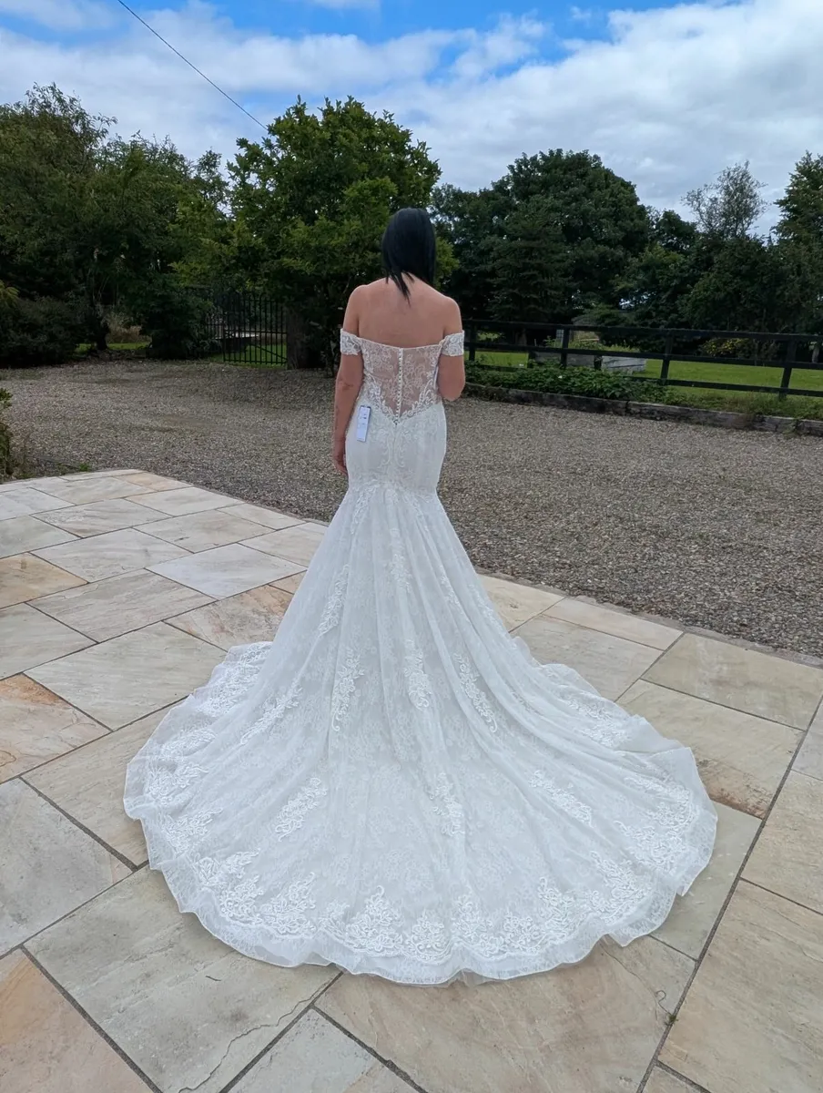 Wedding dress - Image 1