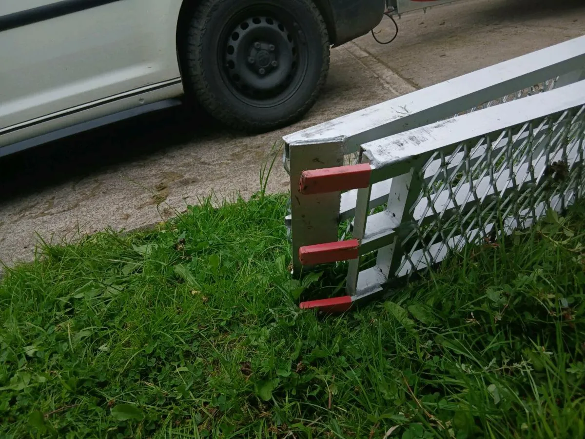 Aluminium loading ramps foldable7ft 3 - Image 4
