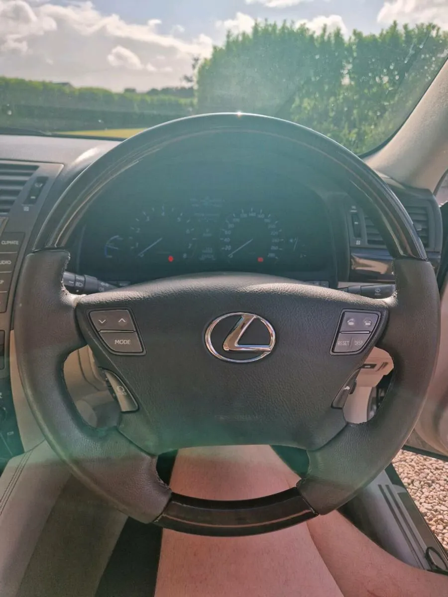Lexus Ls600h - Image 2