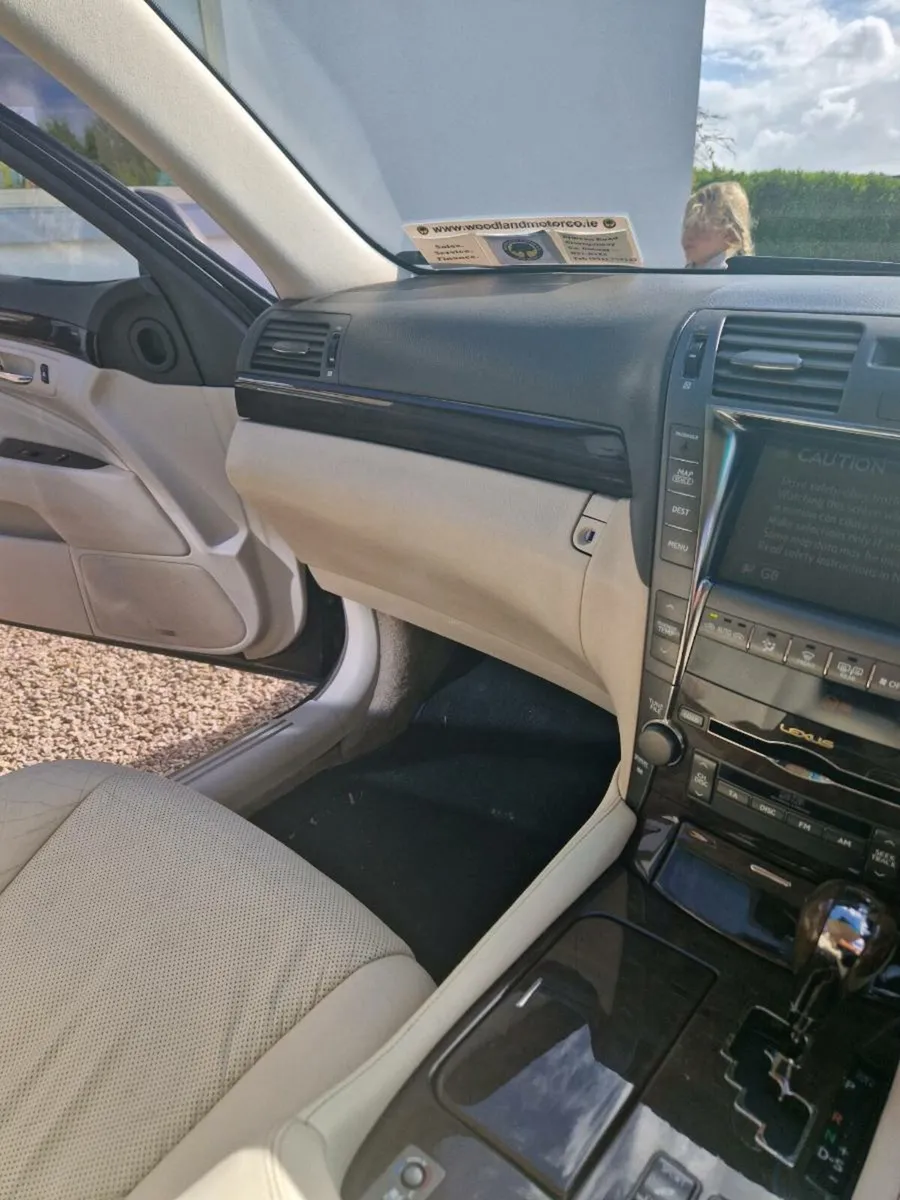 Lexus Ls600h - Image 3