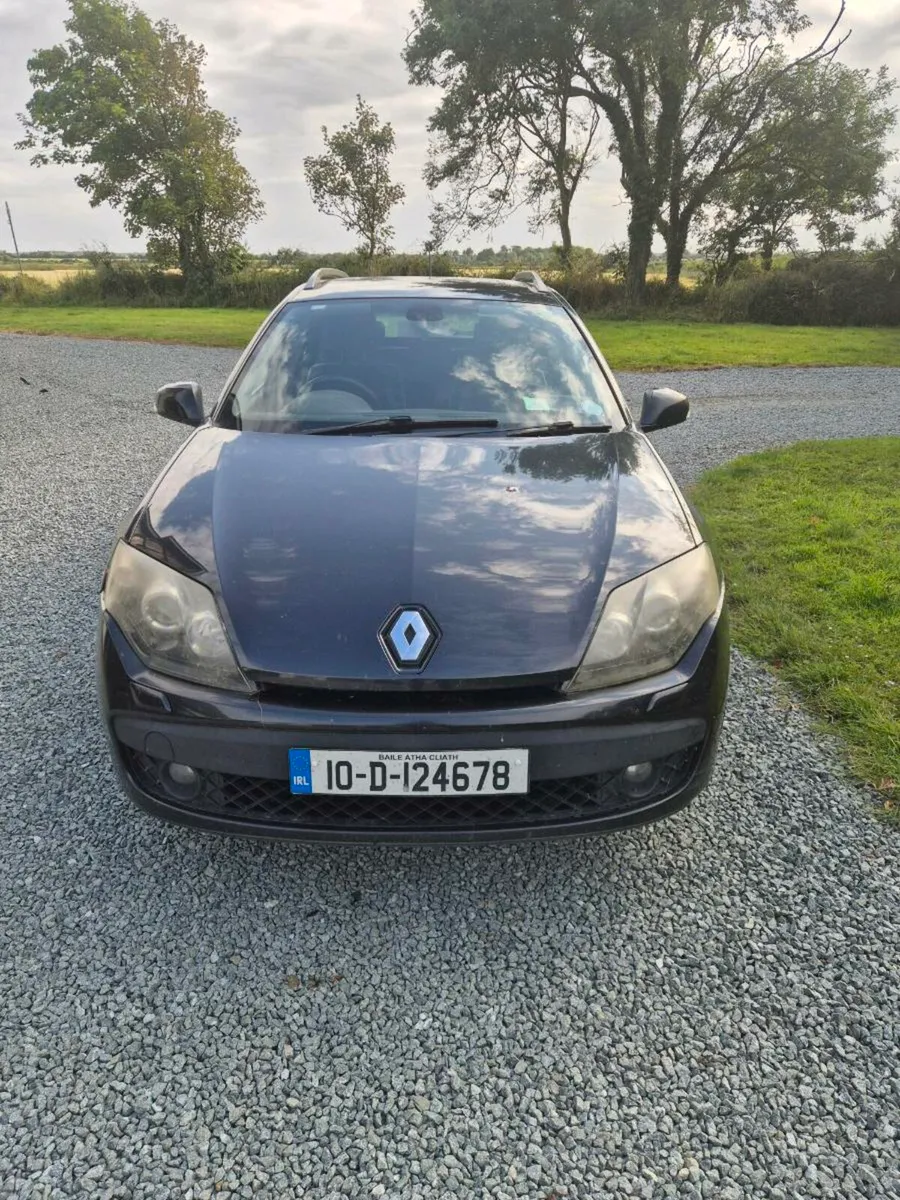 2010 Renault Laguna - Image 1