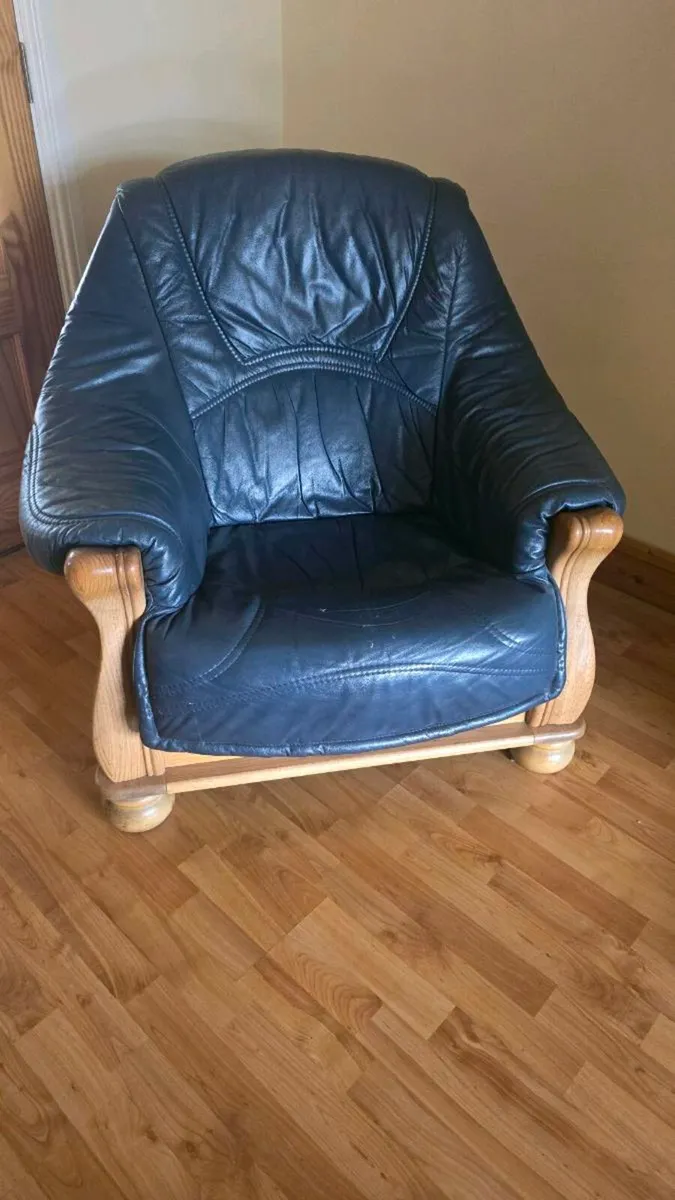 Couch 3 + 1 + 1 - Image 1