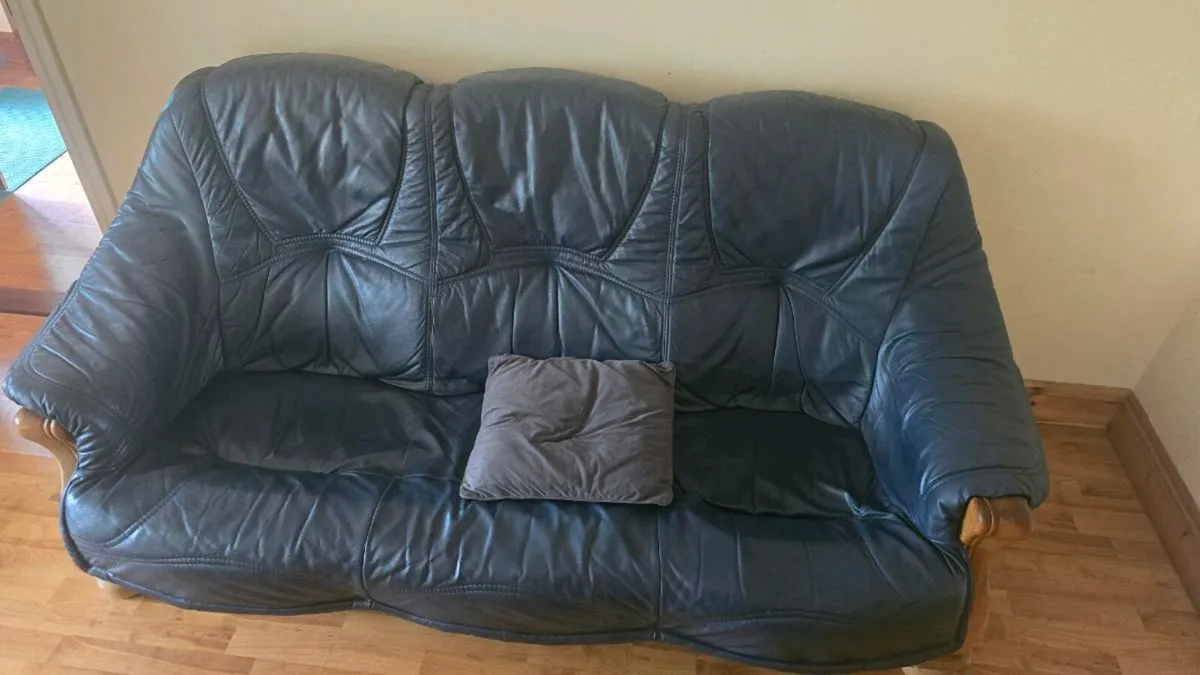 Couch 3 + 1 + 1 - Image 2