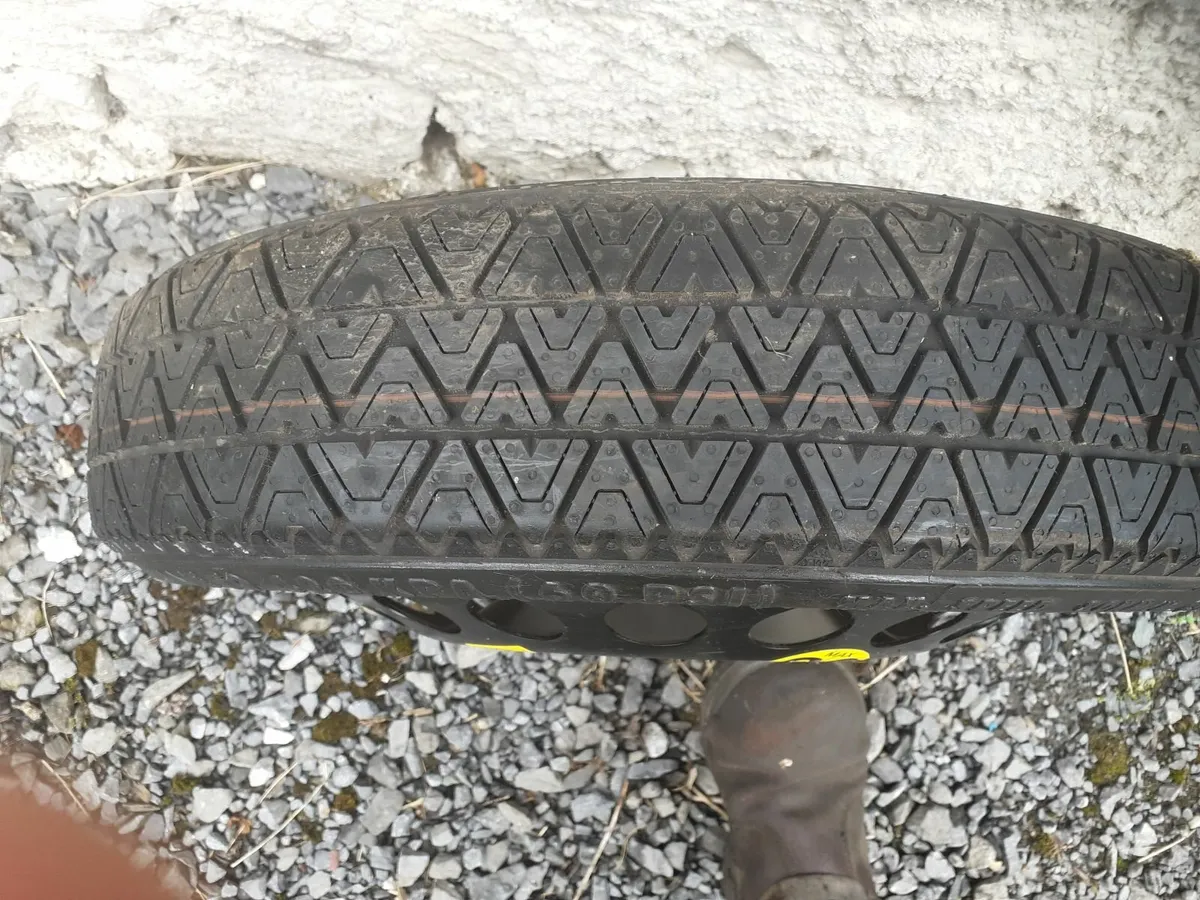 Tyre and rim - Image 4