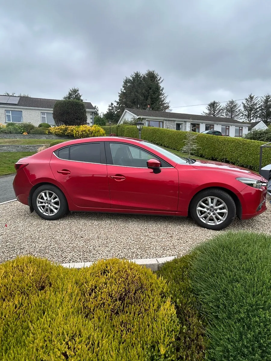 Mazda 3 1.5D 4DR (105ps) EXECUTIVE SE - Image 2