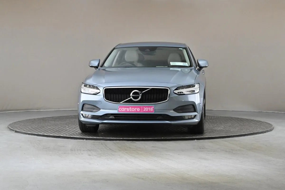 Volvo S90 D3 150hp Momentum Geartronic - Image 3