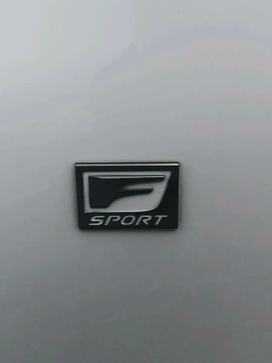 LEXUS IS300H F SPORT 2015 PEARL - Image 2
