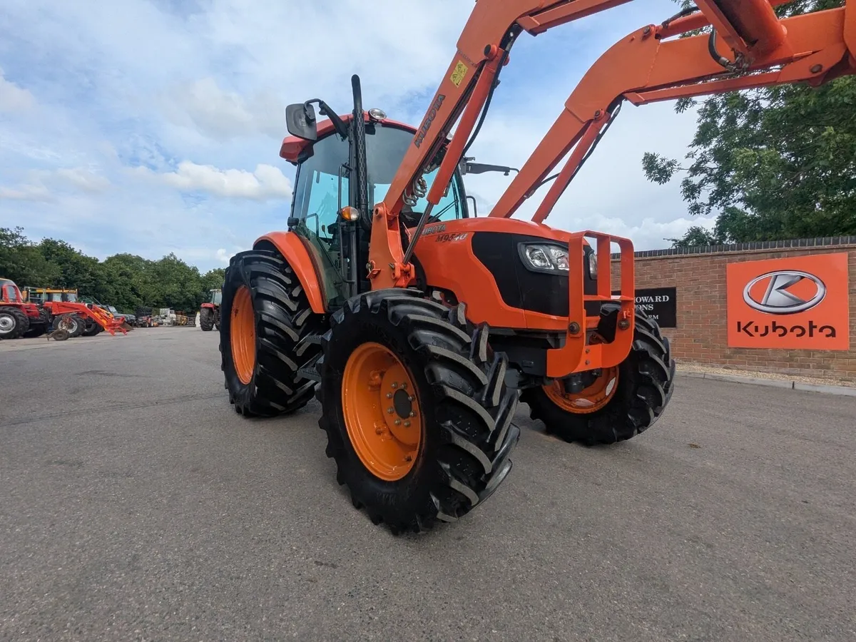 Kubota 9540 with loader - Image 1