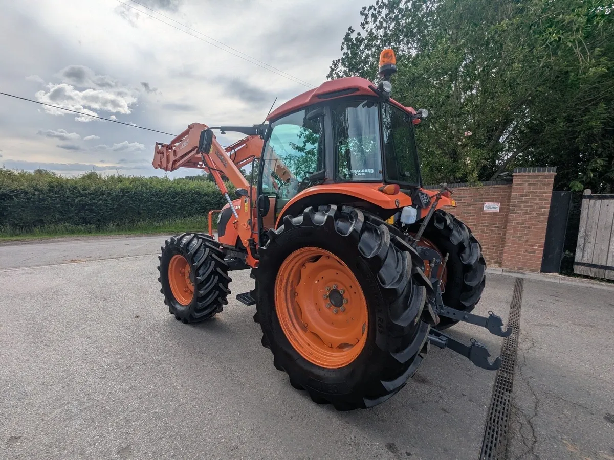 Kubota 9540 with loader - Image 2