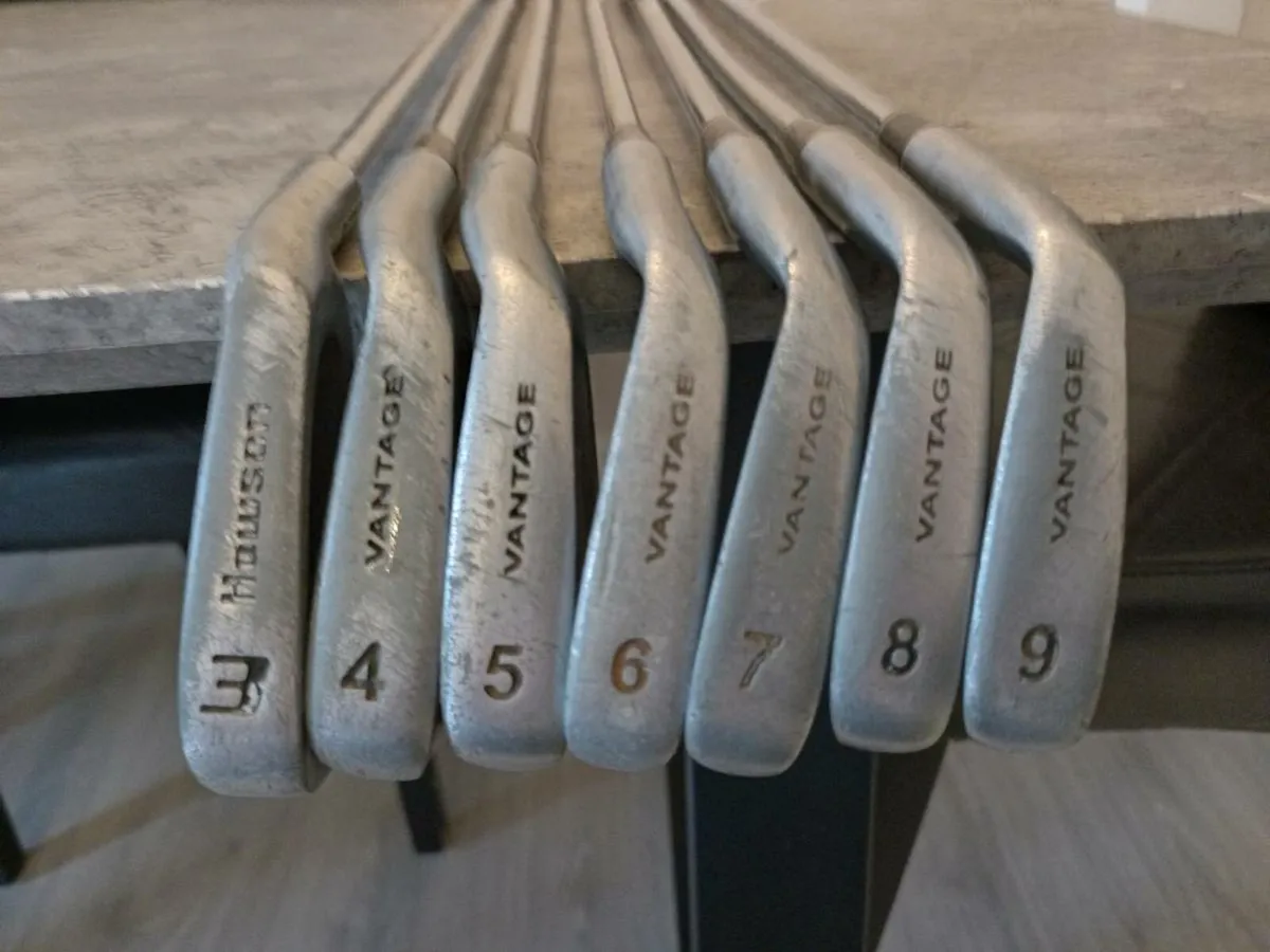 Vantage golf irons. Right handed clubs. - Image 1