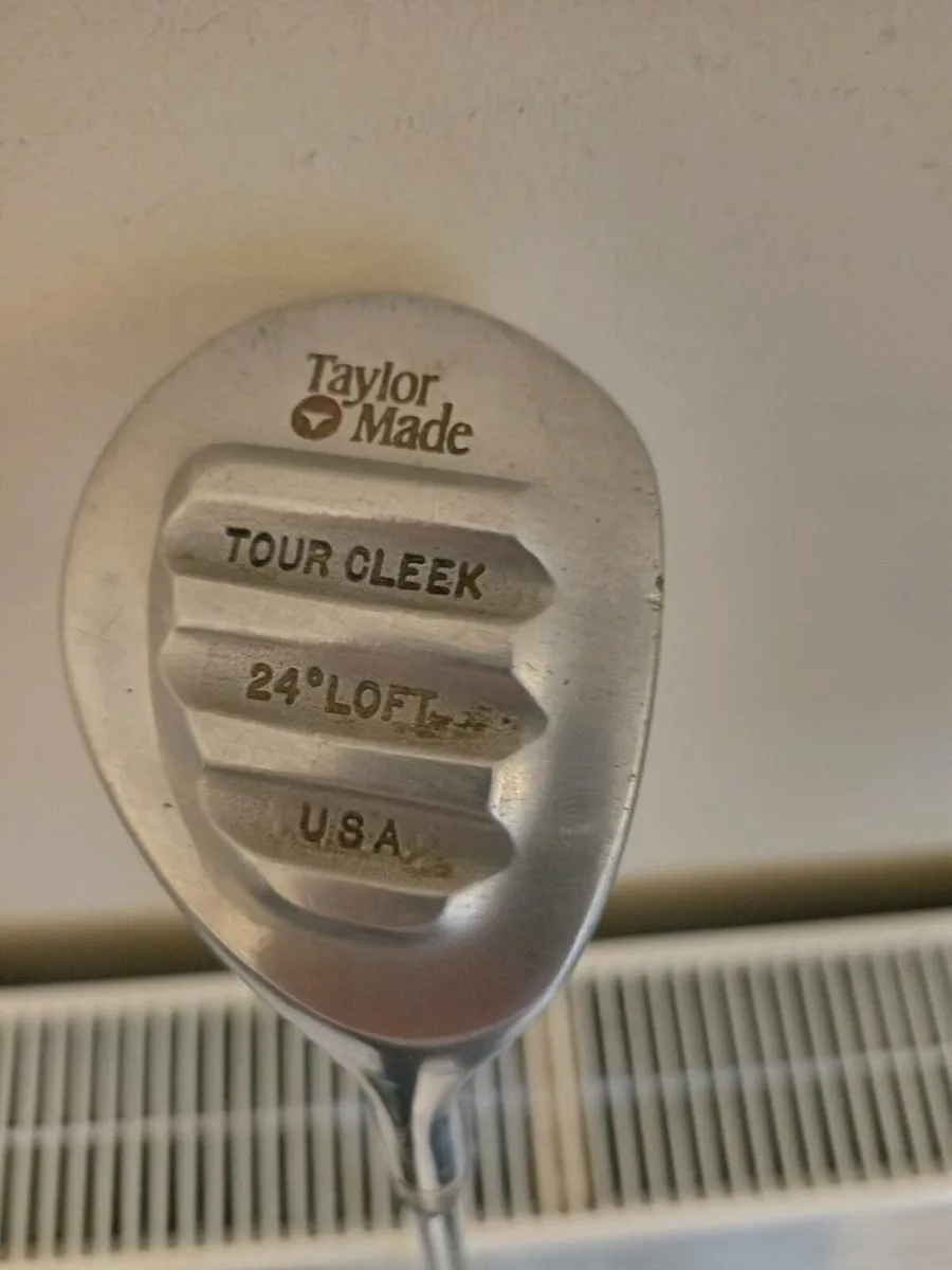 Taylormade loft 24°. Right handed club. - Image 1