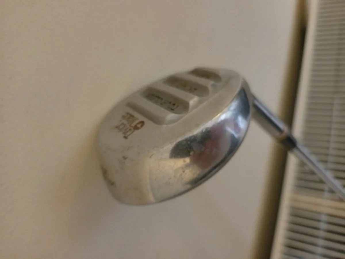 Taylormade loft 24°. Right handed club. - Image 3