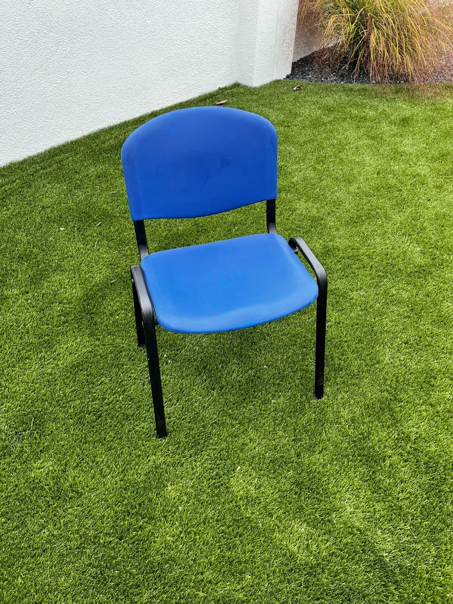 Stacking chairs - Image 1