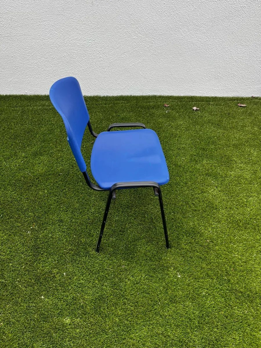 Stacking chairs - Image 2