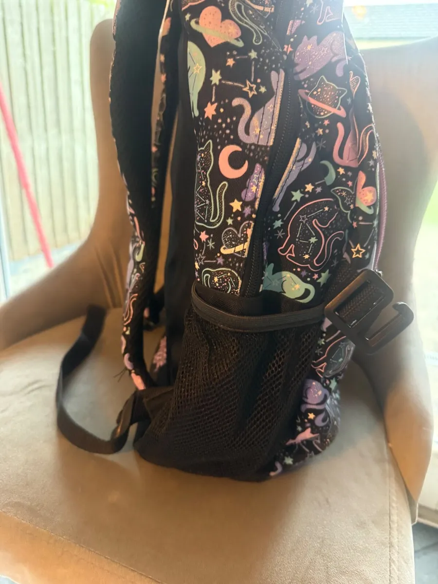 Smiggle Backpack + lunch bag + pencil case - Image 4