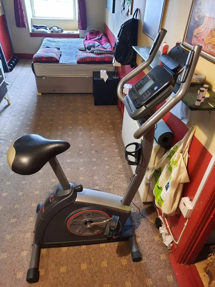 Stationary bicycle - Image 1