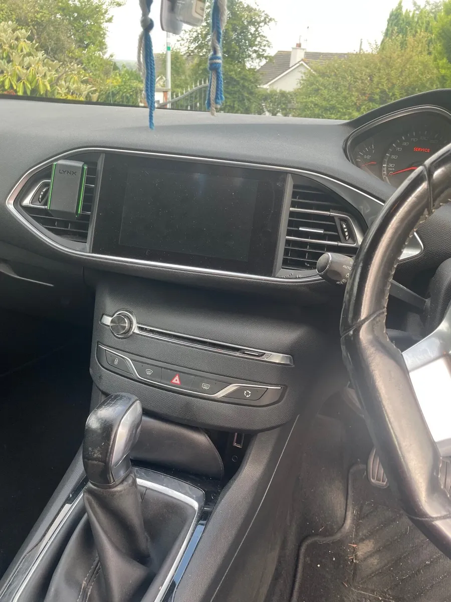 Peugeot 308 2015 - Image 3