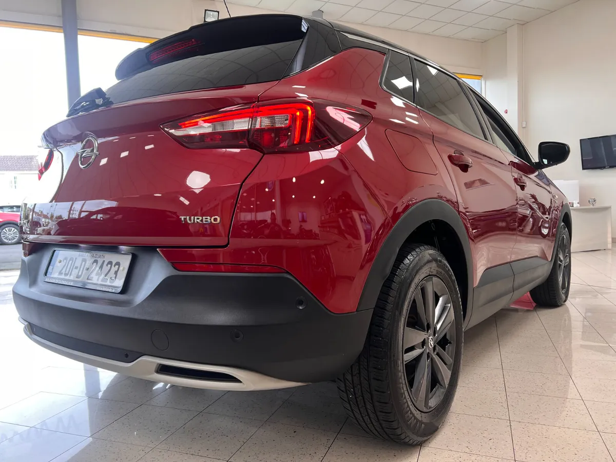 2020 As New High Spec Twin Tone Now On Sale - Image 1