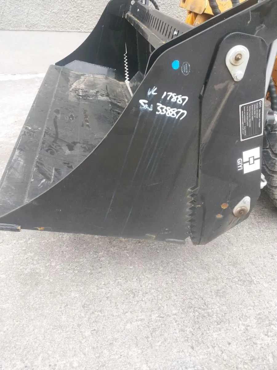 4in1 Bucket to suit skidsteer - Image 1