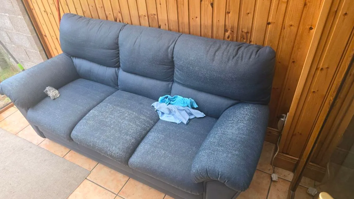 3 + 2 Couch - Image 1