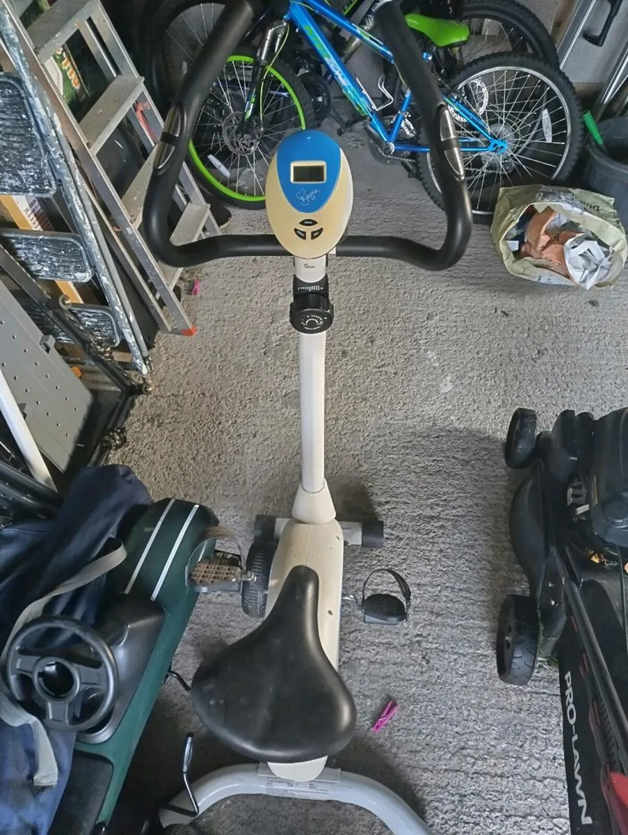 Exercise bike - Image 1