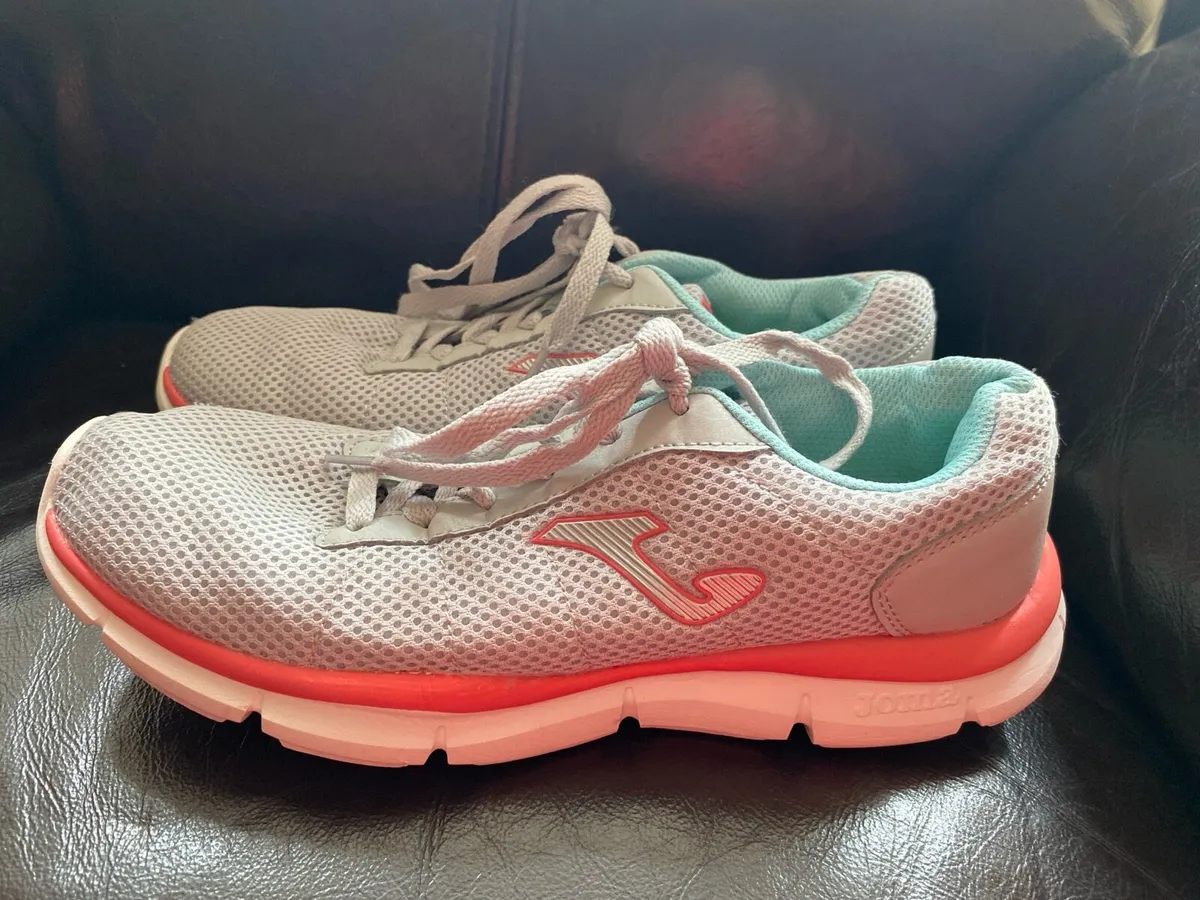 Size 6 Joma trainers
