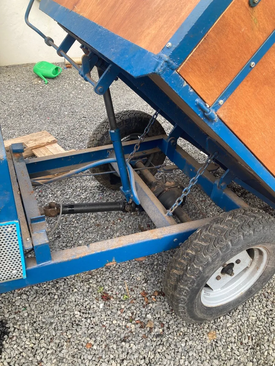Martian bonzer station wagon - Image 2