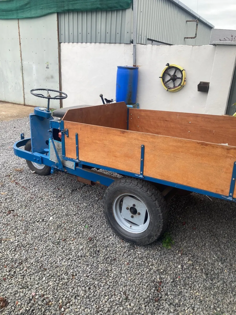 Martian bonzer station wagon - Image 4